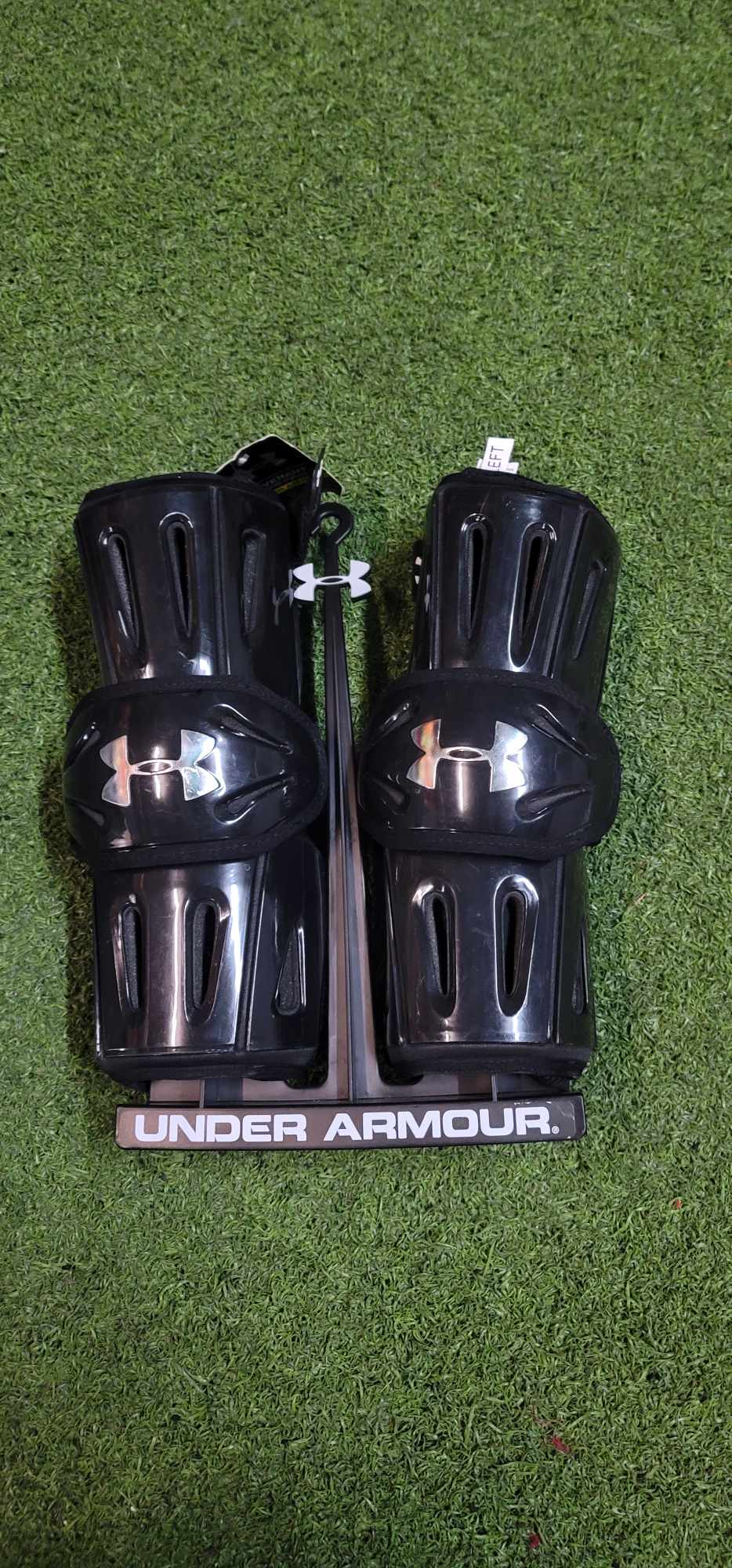 Elbow Guard - Black/Silver Revenant - Large